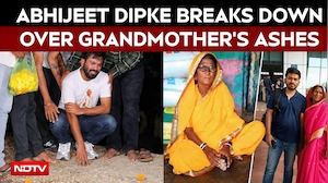 CJP Protest News | CJP Founder Abhijeet Dipke Breaks Down Seeing His Grandmother's Ashes