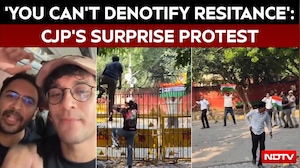 CJP Leaders Jump Jantar Mantar Gate, Stage Flash Protest Before Detention By Delhi Police