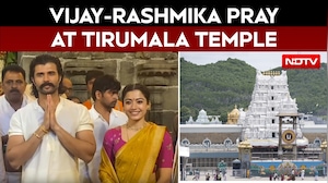 Vijay Deverakonda And Rashmika Mandanna Offer Prayers At Tirumala Temple