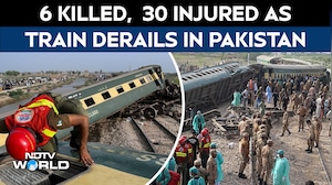 Pakistan Train Derails in Central Pakistan, Causing Deaths and Injuring Dozens of People