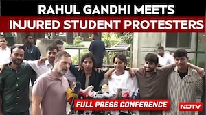 Rahul Gandhi Meets Injured Student Protesters After CJP's Delhi Protest At Jantar Mantar