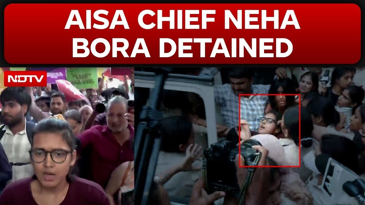 CJP News | Abhijeet Dipke Detained, AISA President Neha Bora Picked Up Near Jantar Mantar