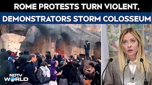 Rome Protest | Clashes Erupt In Rome As Protesters Storm Colosseum, Wave Palestinian Flags