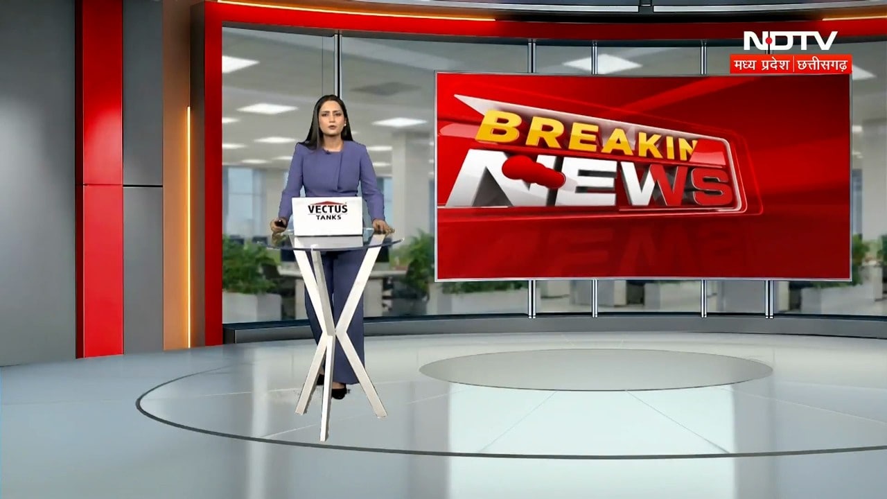 MP News : Bhopal में Road Accident के घायल युवक को TI ने पहुंचाया अस्पताल, पुलिस की हो रही तारीफ