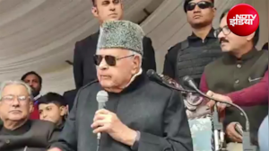 दुनिया भर में कश्मीर मुद्दा उठाकर हमारी हिफाजत कर रहा पाकिस्तान: फारूक अब्दुल्ला