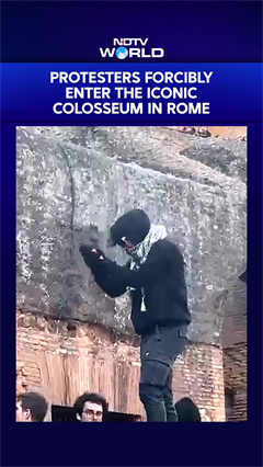 Italy Protests | Protesters Storm Rome&rsquo;s Colosseum, Wave Palestinian Flags Over Gaza War