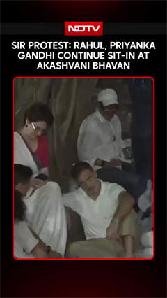 SIR Protest: Rahul, Priyanka Gandhi Continue Sit-In At Akashvani Bhavan