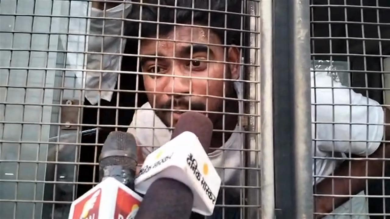 दिल्ली जा रहे CJP कार्यकर्ताओं को ट्रेन से उतारा, हिरासत पर दीपके बोले- इमरजेंसी ही घोषित कर दें