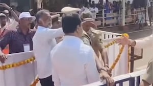 CM के साथ एंट्री से रोके गए  मंत्री, पुलिस अधिकारी से तीखी बहस का वीडियो वायरल
