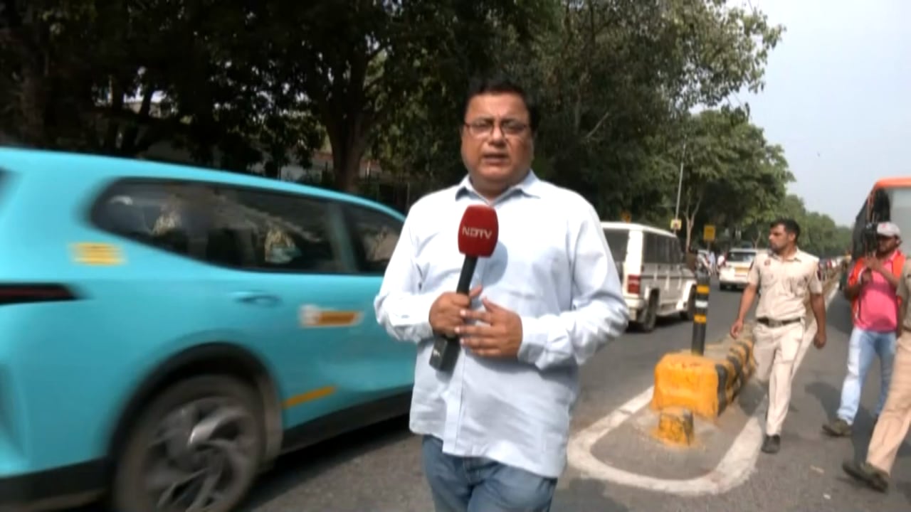 CJP Protest: RML Hospital पहुंचे DCP सचिन शर्मा, भारी पुलिस बल के साथ प्रदर्शनकारी हिरासत में