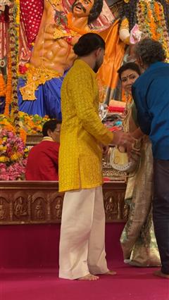 Orry Brings Festive Flair To Maha Ashtami Pooja