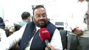 स्वामी प्रसाद मौर्य की पार्टी का कांग्रेस में होगा विलय? राहुल गांधी से क्&zwj;या हुई बात, NDTV को बताया
