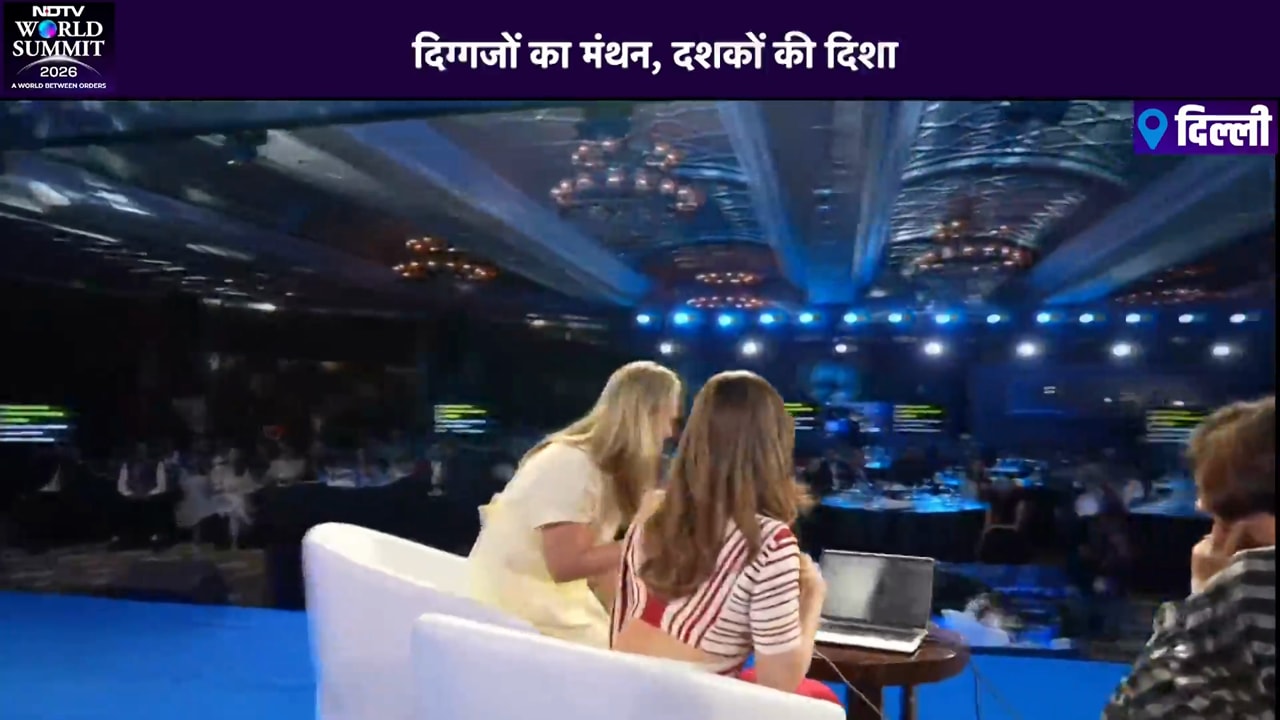 'आपकी फेवरेट मूवी कौन-सी है?' कृति सेनन के सवाल पर AI एक्ट्रेस का चौंकाने वाला जवाब