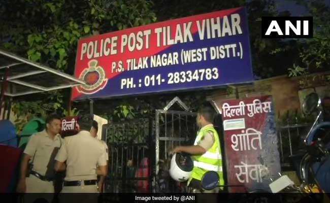 Delhi Teen Hangs Herself After Telling Cops She Didn't Want To Go Home Delhi Teen Hangs Herself After Telling Cops She Didn't Want To Go Home