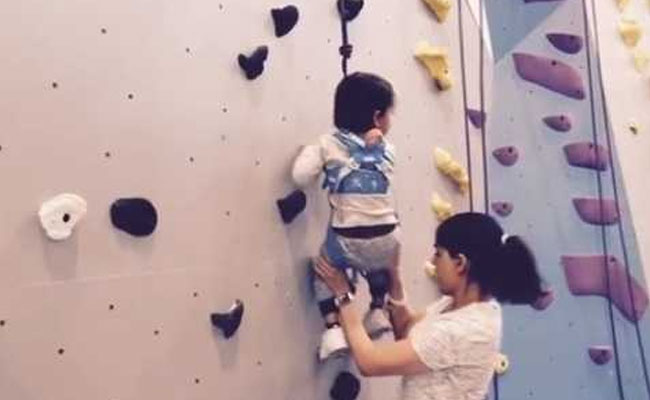 तैमूर अली खान को रितेश-जनेलिया के बेटे ने किया चैलेंज, कहा- ये करके दिखलाओ- देखें Video