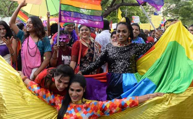 सुप्रीम कोर्ट ने धारा 377 को किया रद्द, संविधान पीठ ने 55 मिनट के फैसले में बदला कानून