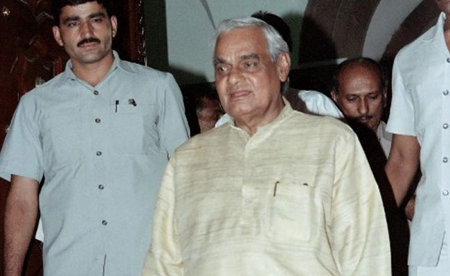 भारतीय राजनीति के फलक के चमकते सितारे थे वाजपेयी : सुमित्रा महाजन