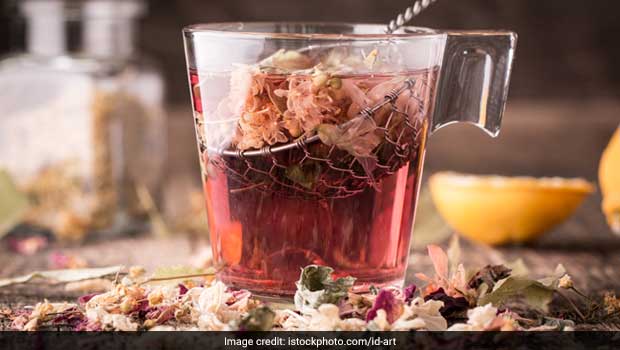 Rose Green Tea: सर्दी-खांसी और तेजी से वजन कम करने में ही नहीं कैंसर से लड़ने में भी मददगार है ये चाय, जान लें बनाने का सही तरीका