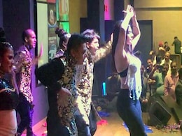 प्लेबॉय गर्ल शर्लिन चोपड़ा ने 'रश्के कमर' पर नेपाल में मचाया तहलका, Video हुआ वायरल प्लेबॉय गर्ल शर्लिन चोपड़ा ने 'रश्के कमर' पर नेपाल में मचाया तहलका, Video हुआ वायरल