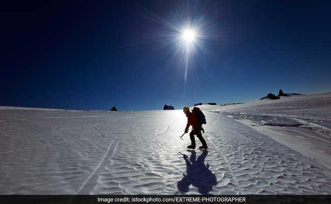 Viral Video Shows South Pole Sunrise After Six Months of Darkness