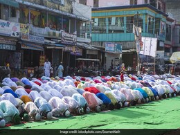 Eid Mubarak 2018: क्या है ईद उल-फितर, क्यों कहा जाता है इसे मीठी ईद Eid Mubarak 2018: क्या है ईद उल-फितर, क्यों कहा जाता है इसे मीठी ईद