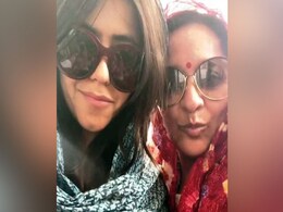 'वीरे दी वेडिंग' की रिलीज से पहले अजमेर शरीफ पहुंचीं एकता कपूर, लिखा- गरीब नवाज के दर पर... 'वीरे दी वेडिंग' की रिलीज से पहले अजमेर शरीफ पहुंचीं एकता कपूर, लिखा- गरीब नवाज के दर पर...