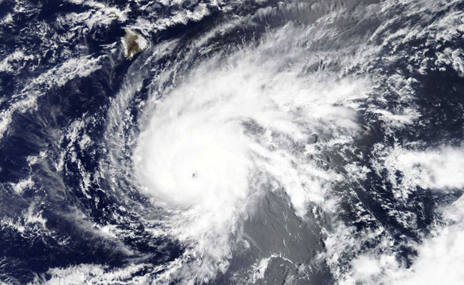 Hurricane Lane Lashes Hawaii With Heavy Rain, Winds