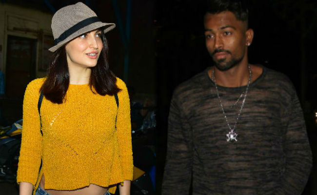 Elli AvrRam And Rumoured Boyfriend Hardik Pandya Have Reportedly Broken Up. He's Now Dating...