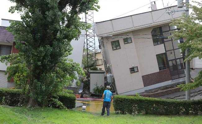 Number Of Dead In Japan Earthquake Rises To 18, Hopes Fade For Survivors
