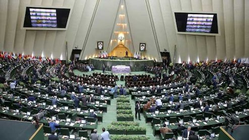 हम सिर्फ बातें नहीं करते, हम खून बहाते हैं... ट्रंप की धमकी के जवाब में ईरानी संसद के स्पीकर