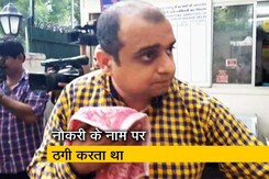 दिल्ली से फर्जी आर्मी अफसर गिरफ्तार दिल्ली से फर्जी आर्मी अफसर गिरफ्तार