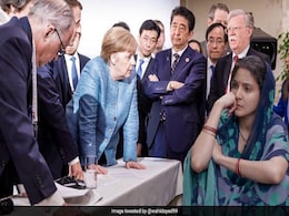 अनुष्का शर्मा के देसी लुक ने इंटरनेट पर मचाया हाहाकार, 15 Tweets देख ठहाका मार हंस पड़ेंगे! अनुष्का शर्मा के देसी लुक ने इंटरनेट पर मचाया हाहाकार, 15 Tweets देख ठहाका मार हंस पड़ेंगे!