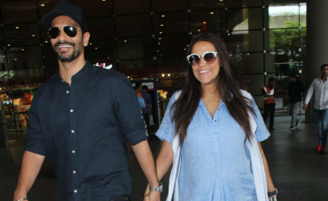Viral: Pics Of Parents-To-Be Neha Dhupia, Angad Bedi Walking Hand-In-Hand Are Too Cute