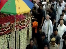 पूर्व प्रधानमंत्री अटल बिहारी वाजपेयी का अंतिम सफर, तस्वीरों में देखें पूर्व प्रधानमंत्री अटल बिहारी वाजपेयी का अंतिम सफर, तस्वीरों में देखें