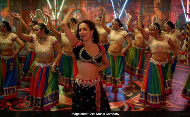 <I>Pataakha</I> Song <I>Hello Hello</I>: Malaika Arora's Thumkas Are Epic As Ever