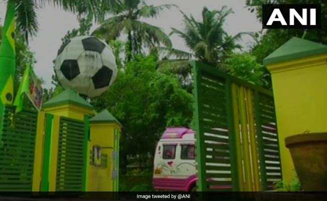 Custom Cakes, Sweets, Kites And Even Homes. The FIFA Mania In India