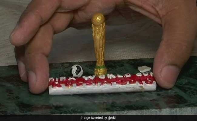 Using Chalk, Pencil, Gold, Miniature Artists Display Their Love For FIFA