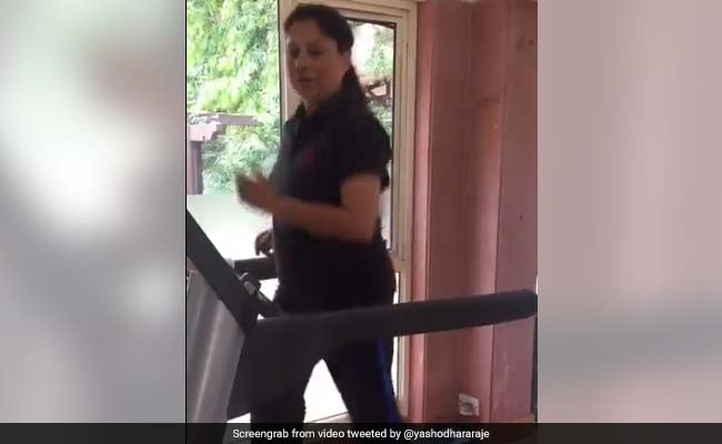 यशोधरा राजे से मनोज तिवारी तक, Video बनाकर दिया #FitnessChallenge का जवाब