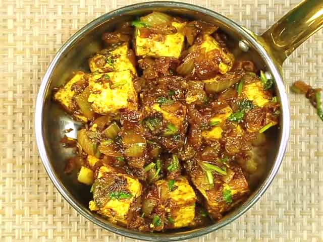 How To Make Pyaaz Paneer At Home