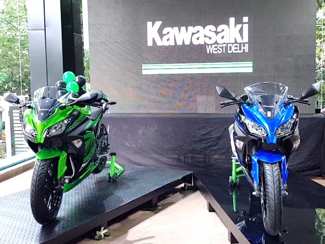 2018 Kawasaki Ninja 300 ABS Walk Around