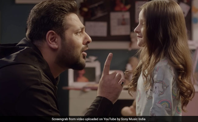 कैंसर से जूझ रही बच्ची की मौत से पहले नहीं मिले बादशाह, सोशल मीडिया पर भड़के लोग... देखें Video