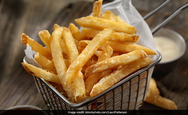 कोलेस्ट्रॉल लेवल को सही रखने के लिए ना खाएं ये 5 चीज़ें