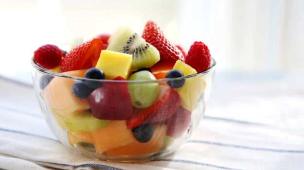 Weight Loss Fruits: वजन कम करने, पेट की चर्बी और बॉडी फैट घटाने के लिए जरूर खाएं ये 5 फल, आज से ही करें डाइट में शामिल!