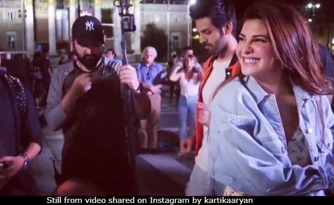 Kartik Aaryan 'Kicked' To Meet Jacqueline Fernandez. Their Ice-Breaking Moment Was Hilarious
