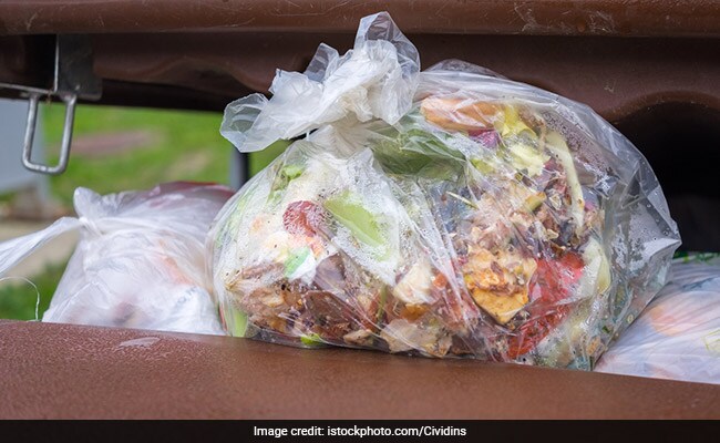 इस शहर में कचरे से पैसे कमा रही हैं औरतें, कर रही हैं कुछ ऐसा