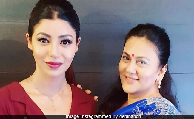 'When Sita Met Sita': Actress Debina Bonnerjee Shares Pic With Original <i>Ramayan</i> Star