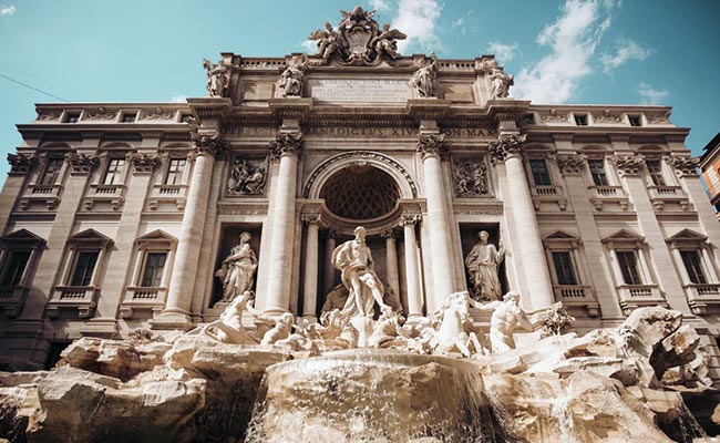 Tourists In Rome Get Into Physical Fight... Over Perfect Selfie Spot
