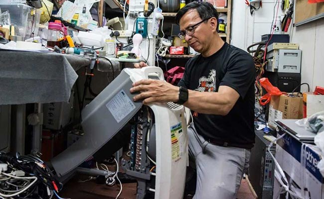 The Country Where Volunteers 'Fix' Politics Through... Household Repairs