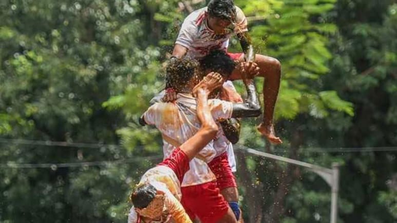 Dahi Handi 2025 Death : दहीहंडीच्या उत्साहावर काळी सावली, 2 गोविंदांचा मृत्यू, 210 जणं जखमी