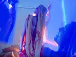 सपना चौधरी के ठुमकों से सिनेमाघरों में तूफान, Bhojpuri फिल्म के शो पर हरियाणवी छोरी का क्रेज सपना चौधरी के ठुमकों से सिनेमाघरों में तूफान, Bhojpuri फिल्म के शो पर हरियाणवी छोरी का क्रेज